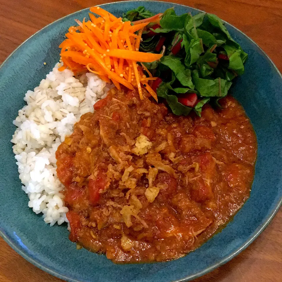 チキンとトマトのスパイスカレー🍛🥄|べべべさん