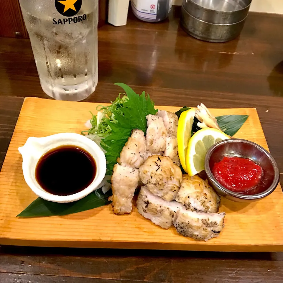 Snapdishの料理写真:用事を済ませて‼︎ 15 July
 #タタキ  #ハイボール #鱧のタタキ #わら焼マン|Yoshinobu Nakagawaさん