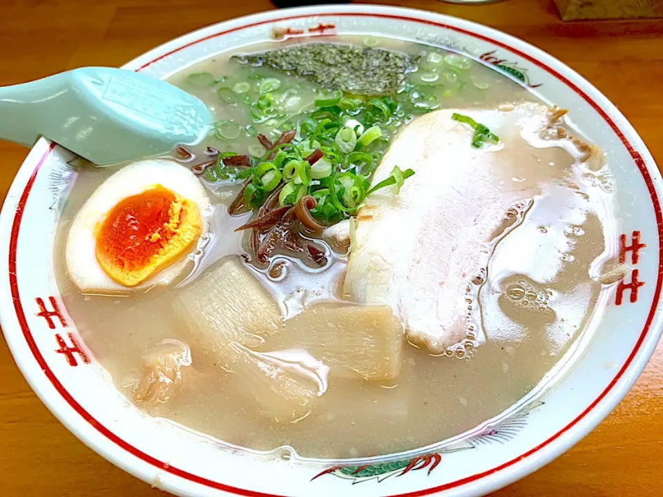 Snapdishの料理写真:ぎょらん亭のラーメン😋|みほままこさん