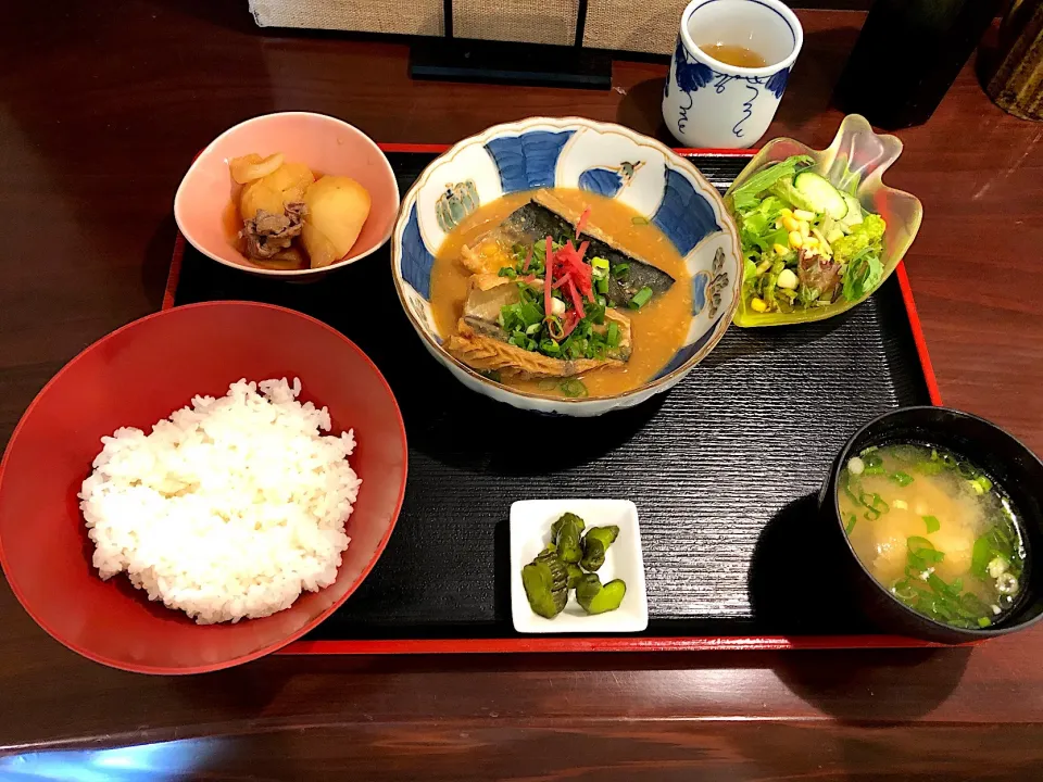 さばの味噌煮定食|しのぶさん