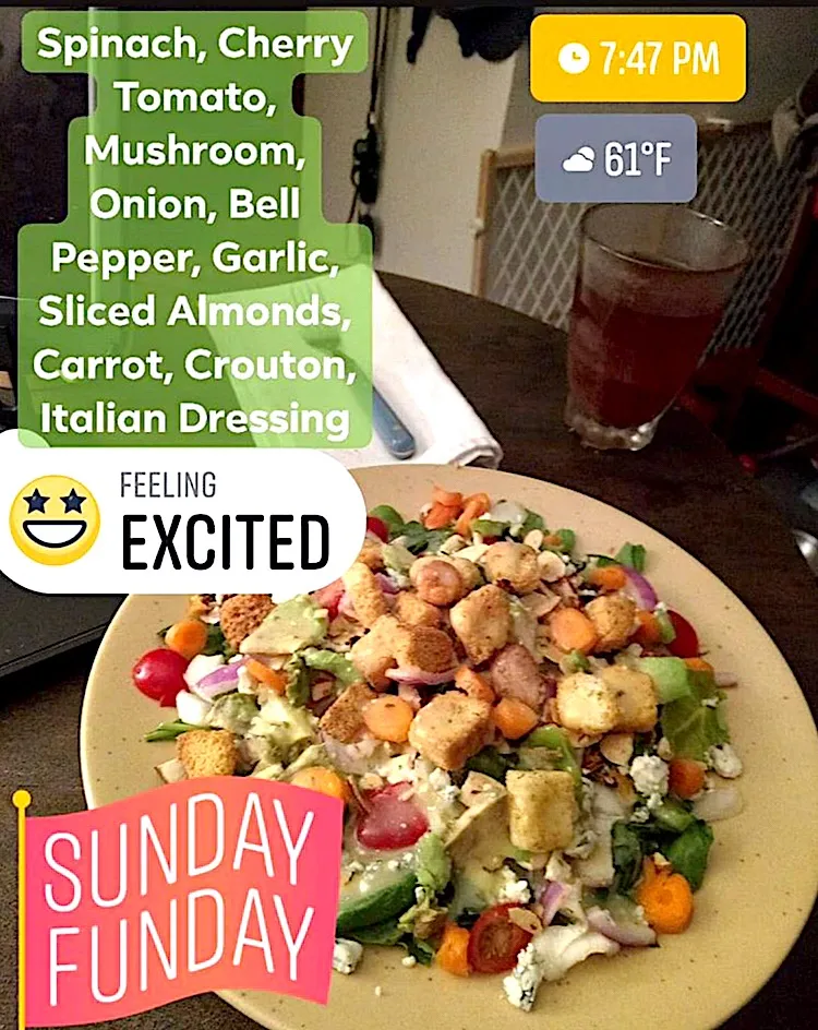 Spinach Salad, Cherry Tomatoes, Blue Cheese, Onion, Italian Dressing|Michaels Culinary Adventuresさん