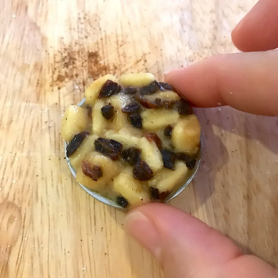 Miniature real bread pudding ready for baking!|mini by minitさん