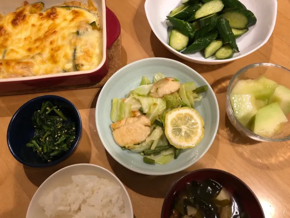 Snapdishの料理写真:ささみとキャベツのレモン蒸し☆|Natsuki Ishikawaさん