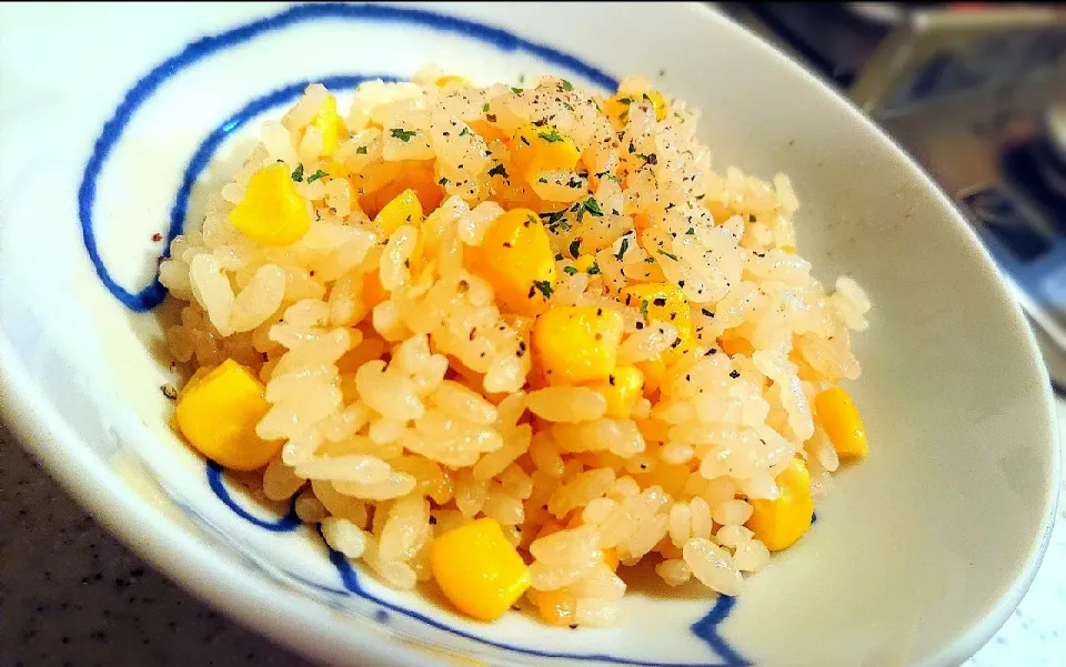 Snapdishの料理写真:とうもろこし🌽ご飯♡
#バター醤油味
#ブラックペッパー&パセリ
#うんまーーーーーーーーいっヾ(´︶`*)ﾉ♬
#いちほまれ|GGGさん