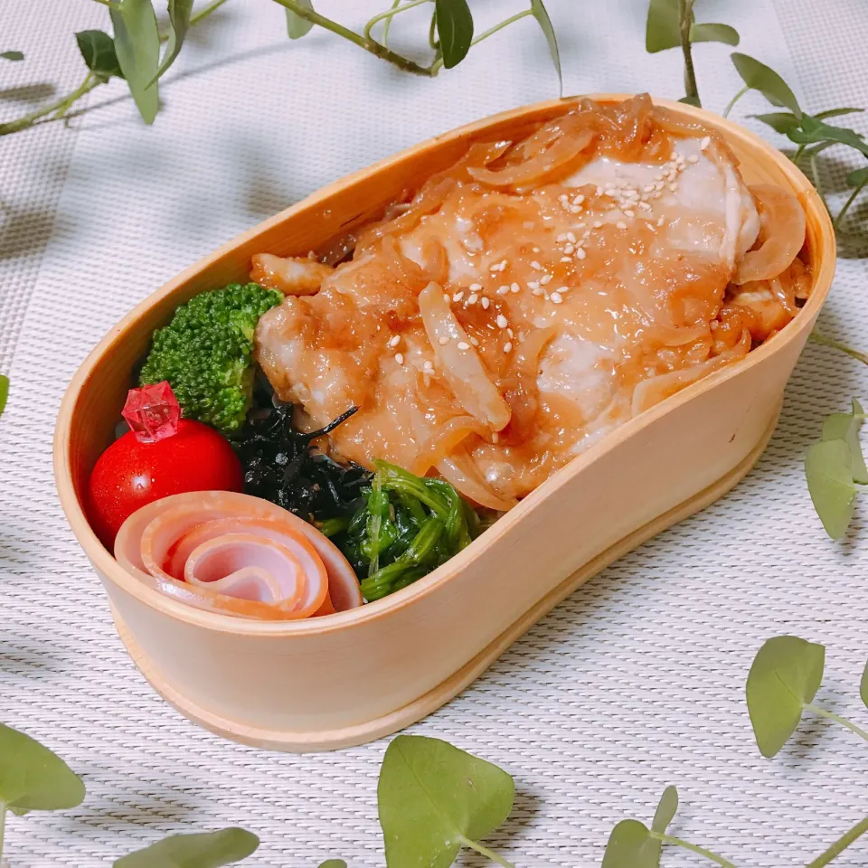 Snapdishの料理写真:2019.7.17today's  obento☆豚の生姜焼き弁当|YummyKさん