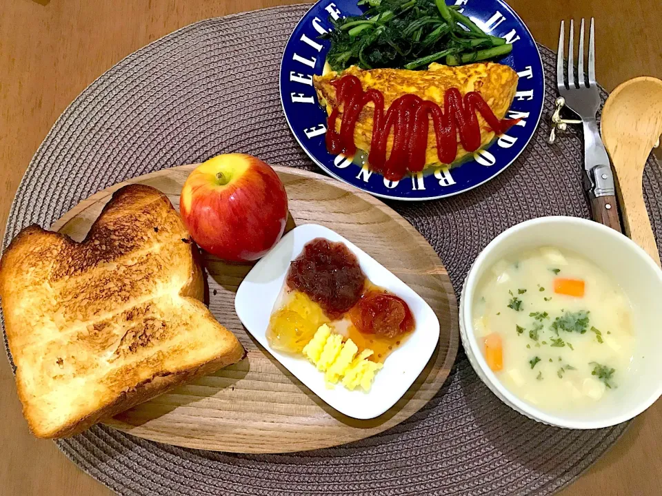 Snapdishの料理写真:ホテル食パンの朝ごはん|ゆうかさんさん