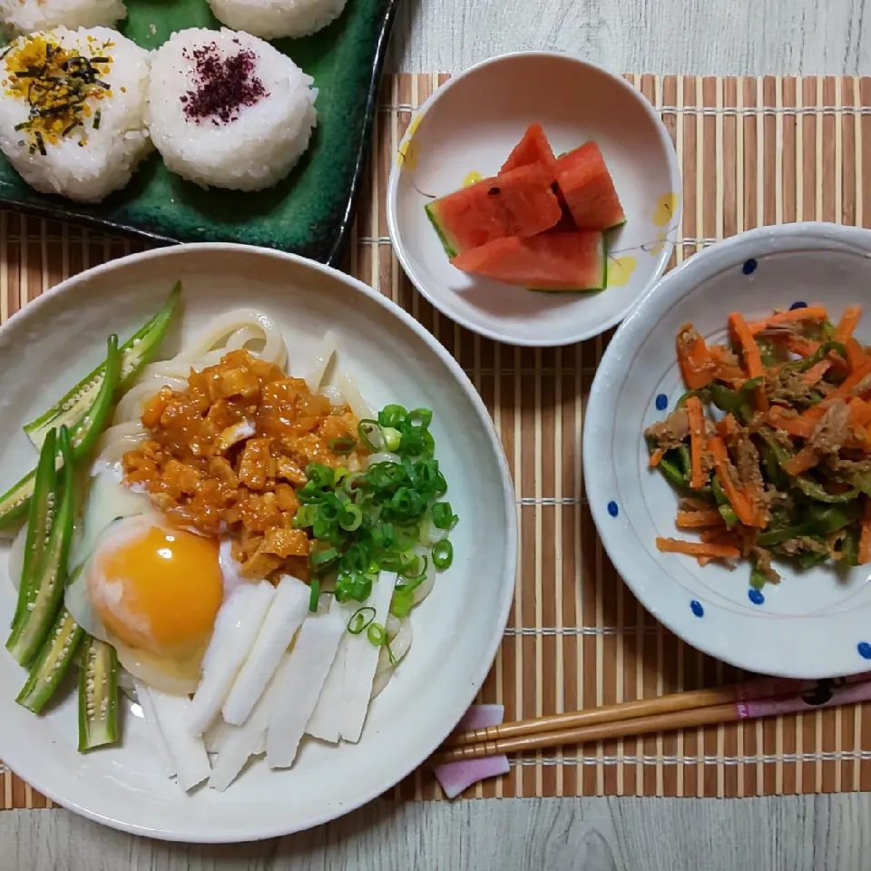 油揚げの肉味噌風でジャージャー饂飩|真希さん