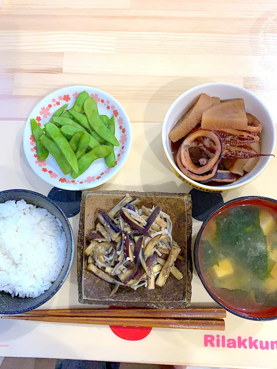 ・イカと大根の煮物
・エノキとナスの中華風サラダ 
・枝豆
・豆腐とワカメの味噌汁|ぺろたんさん