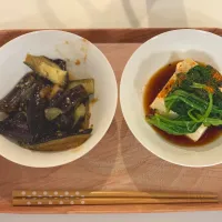 Snapdishの料理写真:なすの味噌炒め/湯豆腐（ほうれん草付き）|まろさん