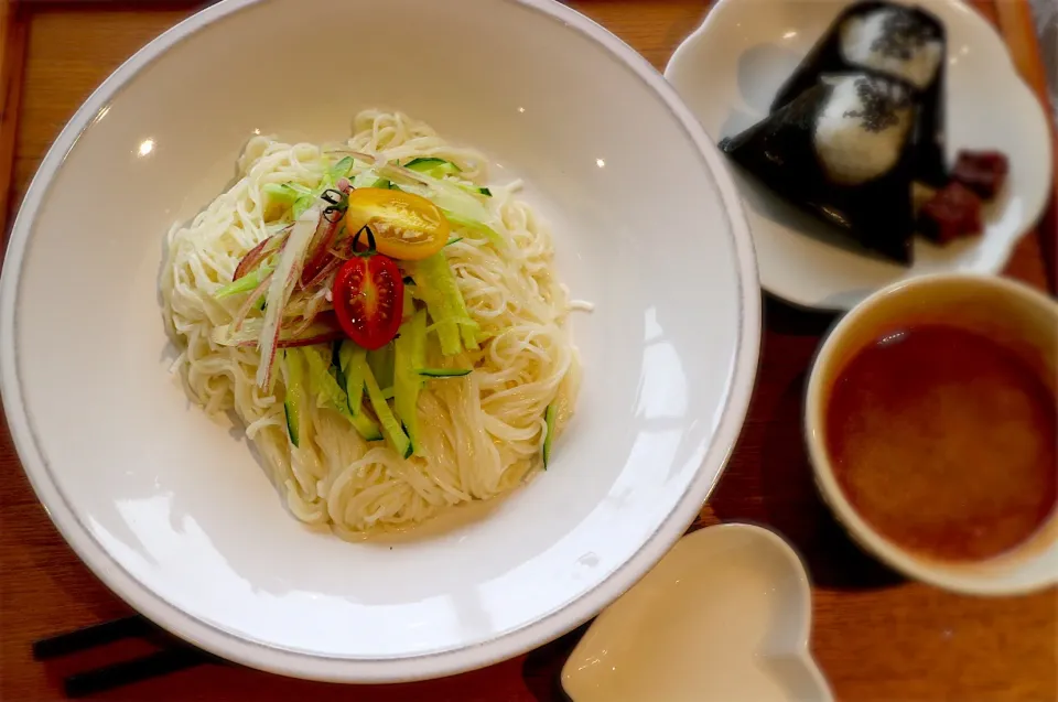 Snapdishの料理写真:トマト味の麺つゆそうめん|大倉尚美さん