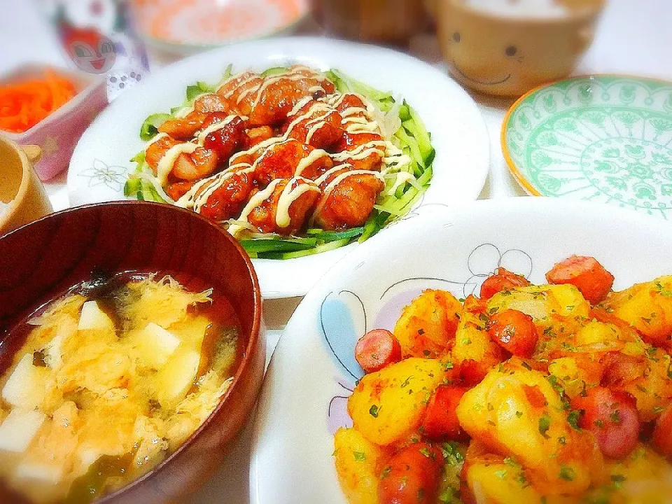 夕食(^ー^)
テリヤキマヨチキン(もやし、きゅうり)
ジャーマンポテト
キャロットラぺ
お味噌汁(豆腐、卵、ワカメ)|プリン☆さん