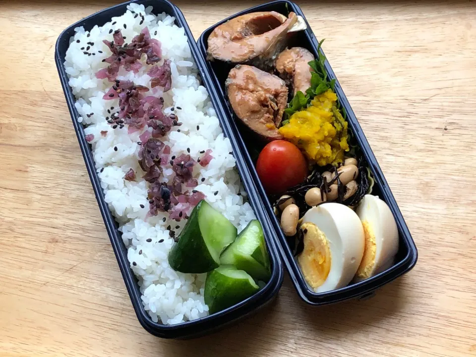 Snapdishの料理写真:鯖の味噌煮(缶) 弁当|弁当 備忘録さん