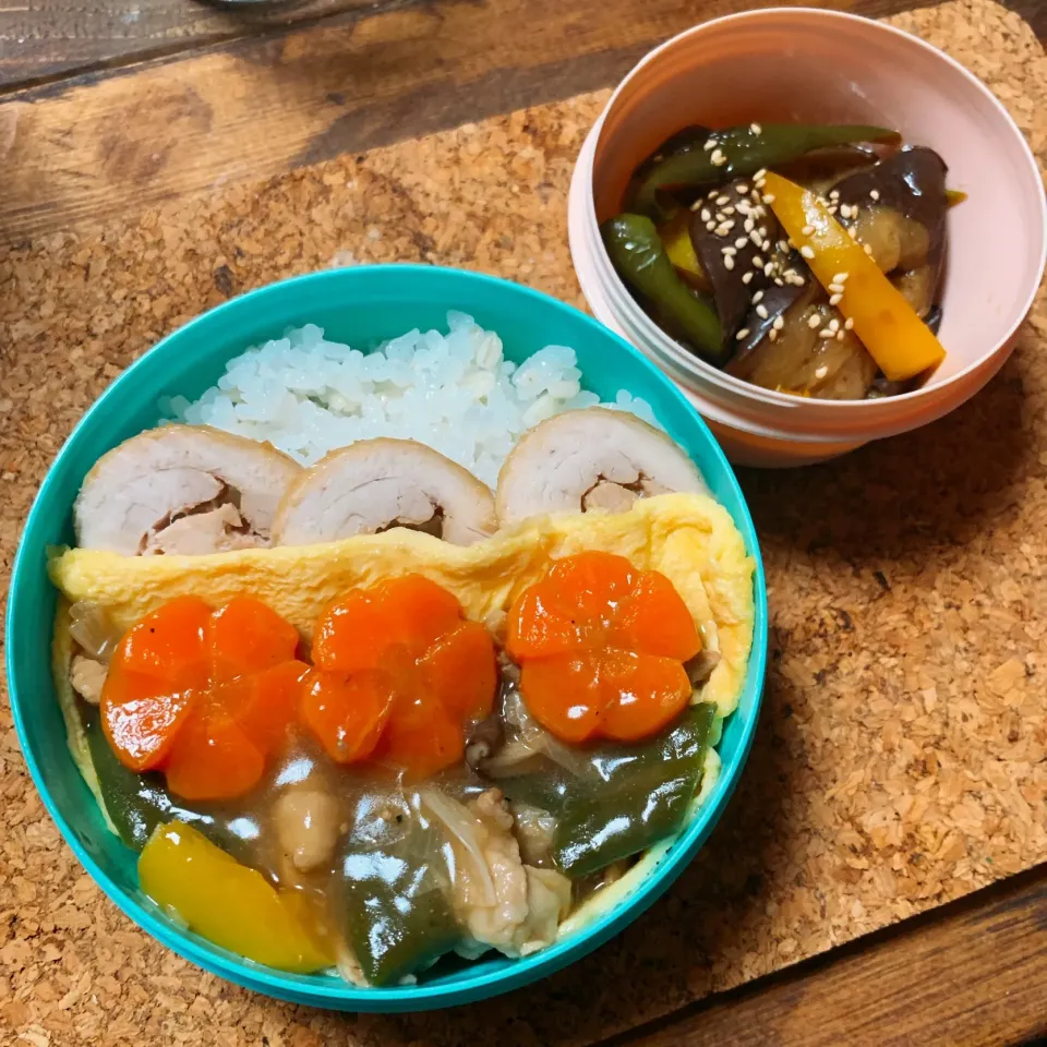 Snapdishの料理写真:【お弁当】BBQ残り具材♡中華丼＆ナスの焼き浸し|ぽりんさんさん