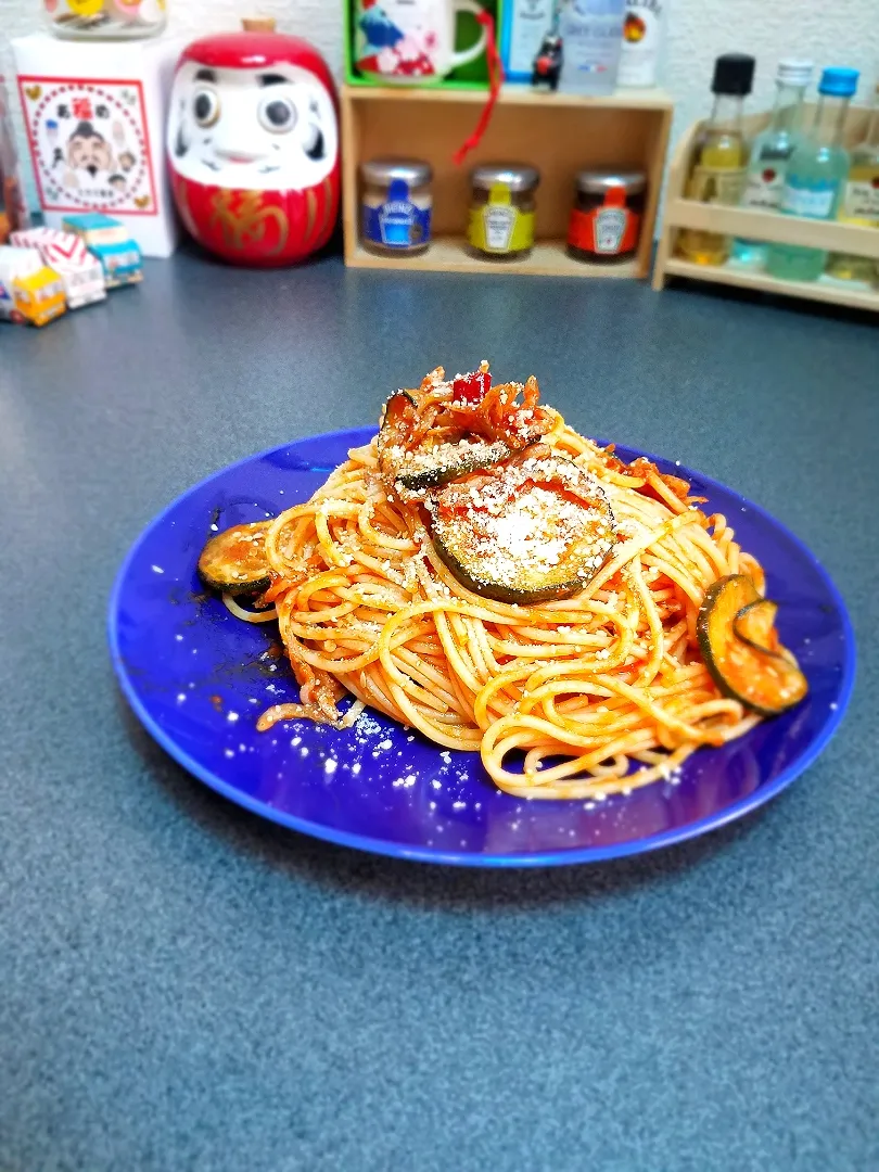 アンチョビが合うなら、ジャコも合うやろ？
トマトベースのジャコパスタ🍝|masaki .fさん