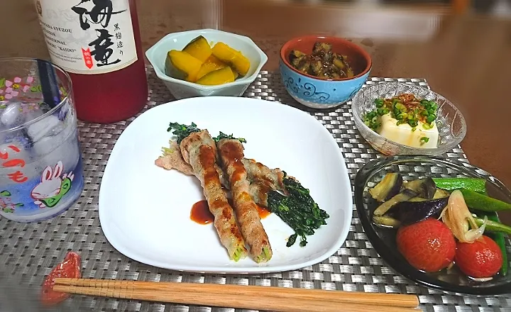 豆苗の豚肉巻き🌱
夏野菜のおひたし🍆🍅
カボチャの煮物🎃
冷奴
ゴーヤの佃煮🍶|bisenさん