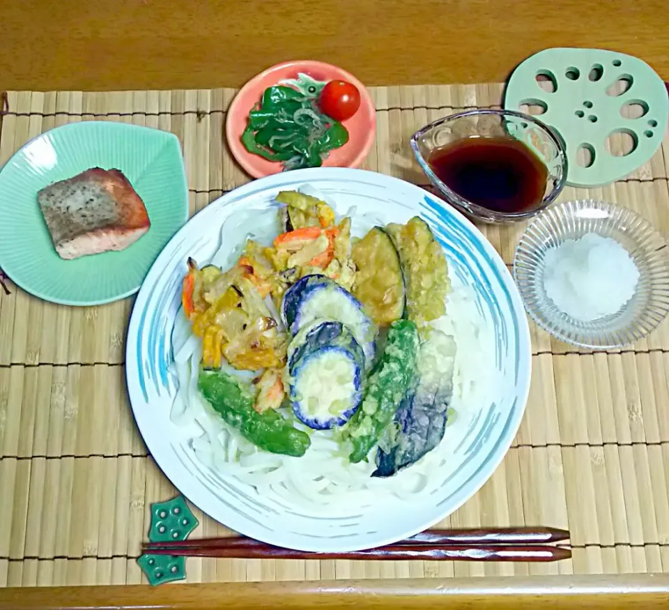 ぶっかけ野菜の天ぷらうどん😋晩ご飯🌃🎵|とししいたけさん