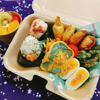 Snapdishの料理写真:おにぎり弁当 #キャラ弁 #デコ弁 #おにぎり #おにぎり弁当 #お弁当  #ディズニー弁当  #ディズニープリンセス #ディズニー|momo31omomさん