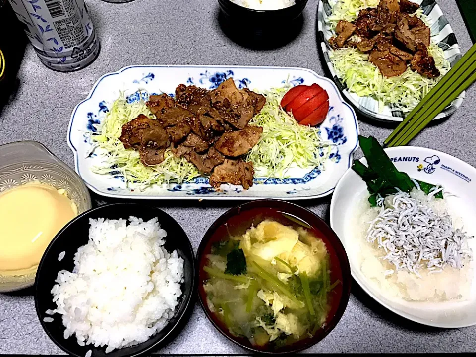 Snapdishの料理写真:プリンみたいだけど茶碗蒸しです #夕飯 白米、おろしシラス自家製しそ添え、豚生姜焼き、トマトキャベツサラダ(塩で)、玉子ミツバ大根ミョーガ味噌汁、茶碗蒸し|ms903さん