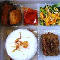 nasi box|Deni Nurdiana Aliyaniさん