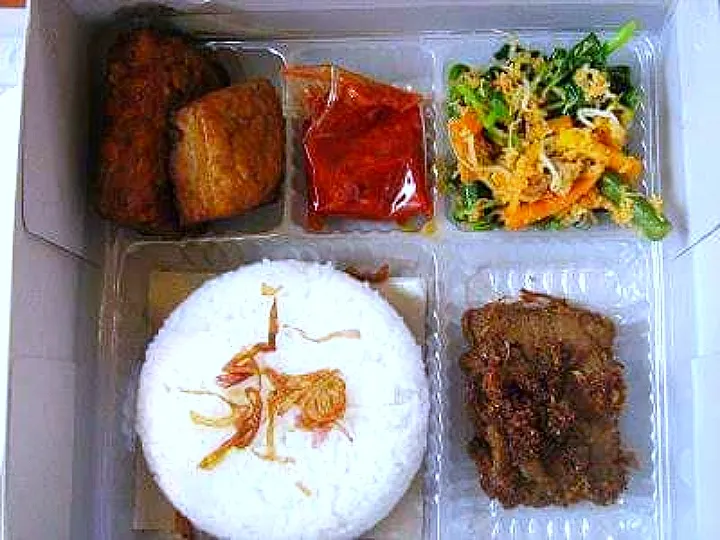 nasi box|Deni Nurdiana Aliyaniさん