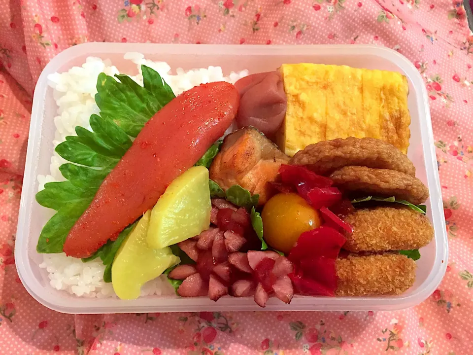 Snapdishの料理写真:2019年7月19日
旦那さんのお弁当🍱👨‍✈️👨‍🔧👷🏻‍♂️🚊💪🏼💞❤️✌️|Kodomo Cookingさん