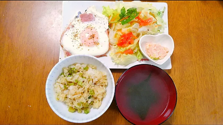 ７月１５日　アスパラご飯　ベーコンエッグ　サラダ　たらも　わかめスープ|いもこ。さん