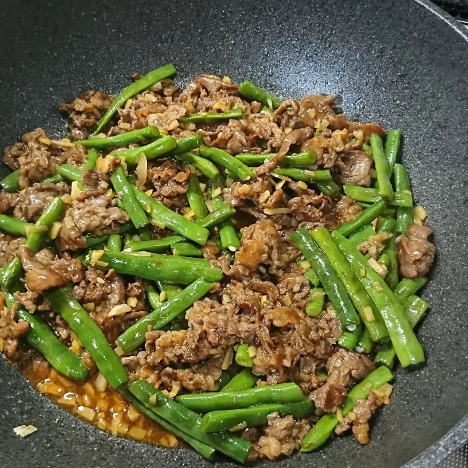 牛肉といんげんの炒め物🐮|しまだ ちえこさん