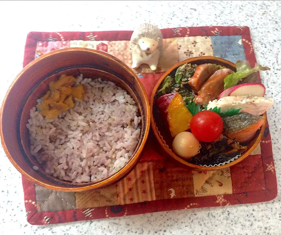 Snapdishの料理写真:今日のお弁当😊 #わっぱ弁当  #丸弁当  #夫弁当  #地味弁当|naonaomimichanさん