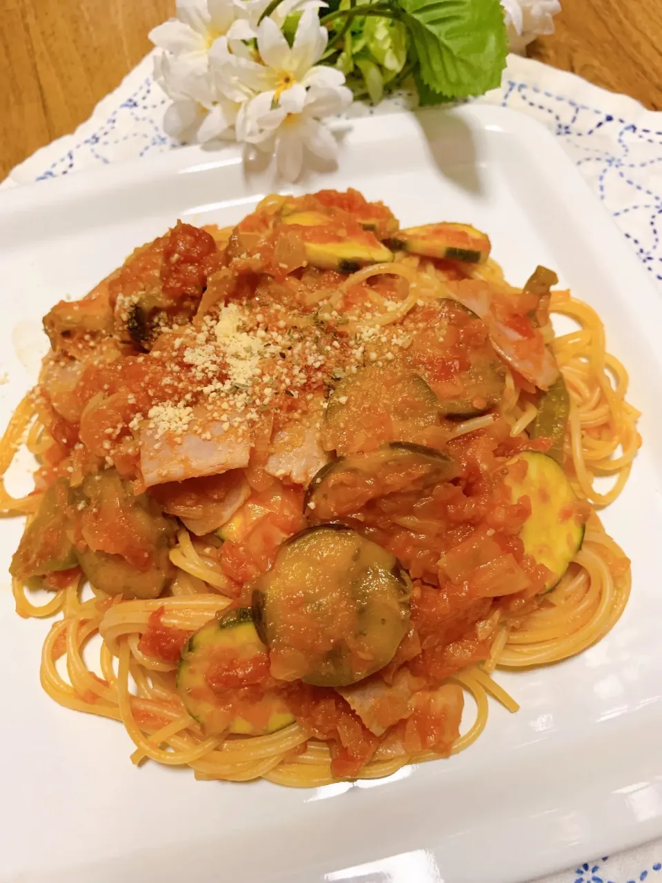 なすとベーコンのトマトパスタ🍝|❁︎na--na❁︎Nさん