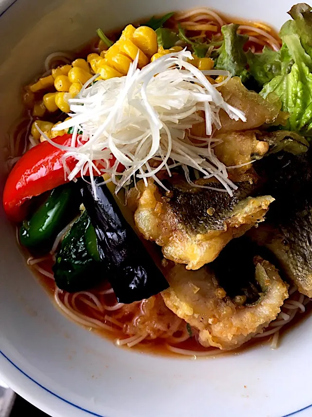 夏野菜とイサキ唐揚げ  トマト🍅汁冷麺|Mami  Taniuchiさん