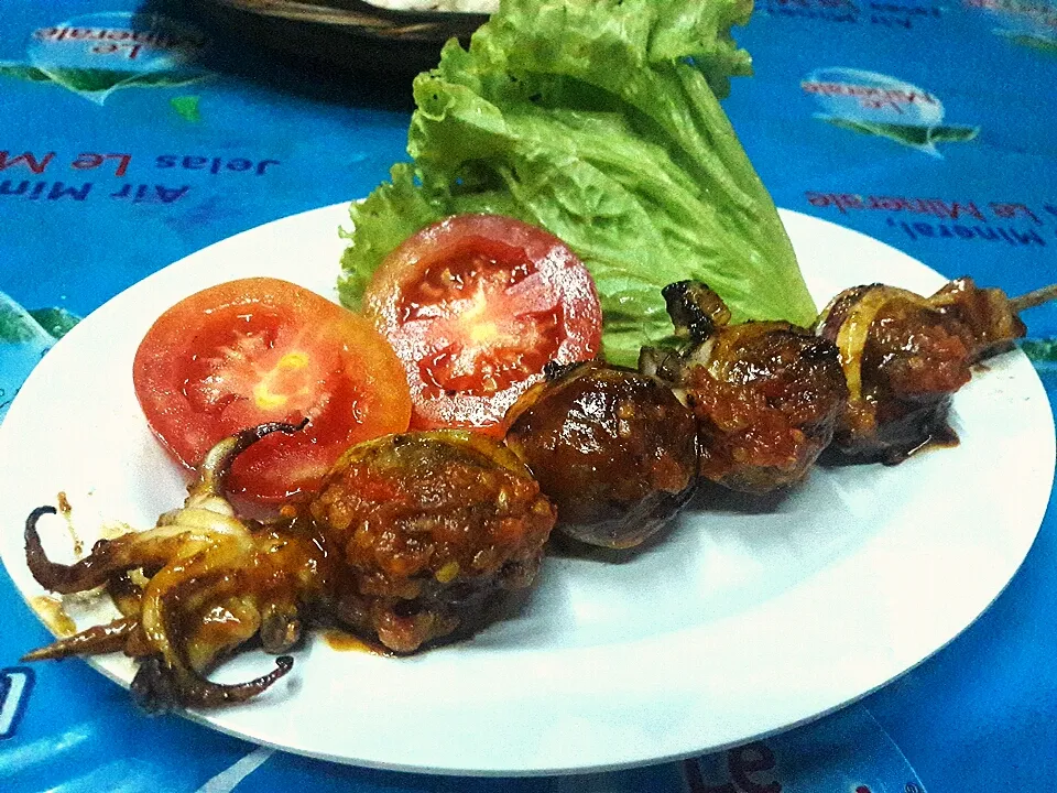 Snapdishの料理写真:sate cumi bakar bakso 2|muhammadfahrudinさん