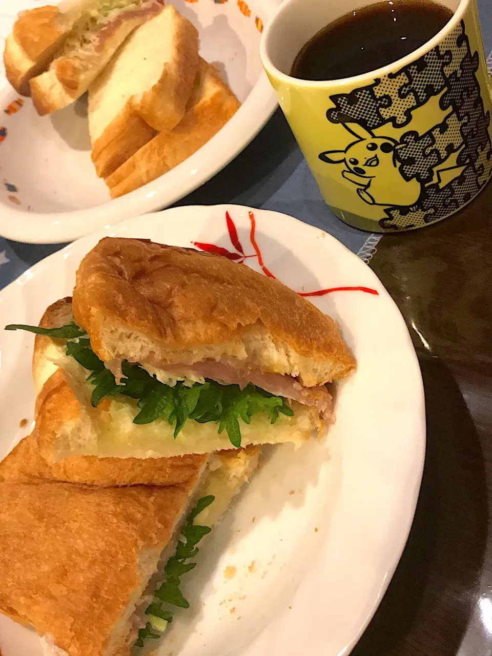 生ハムとキャベツのチーズトーストサンド🧀  コーヒー☕️|ch＊K*∀o(^^*)♪さん