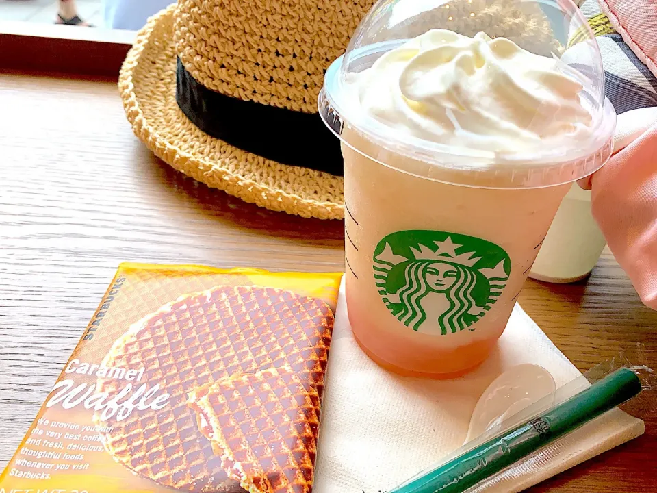 Snapdishの料理写真:ピーチオンザピーチフラペチーノ🍑|yumyum😋さん