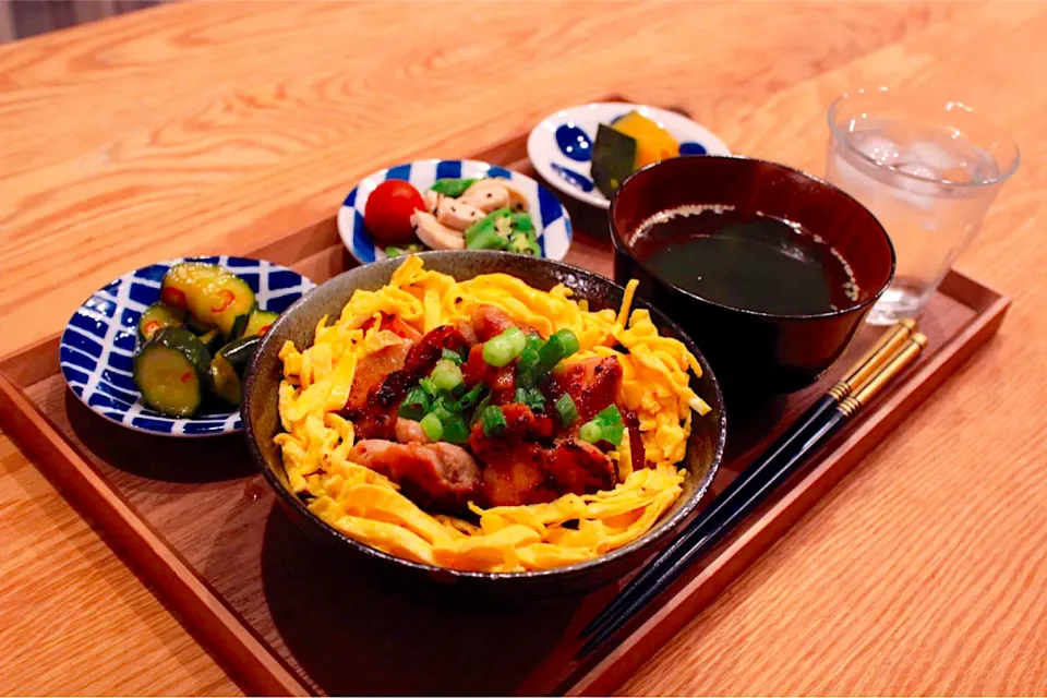 焼き鳥丼🐥☘|おーやんさん