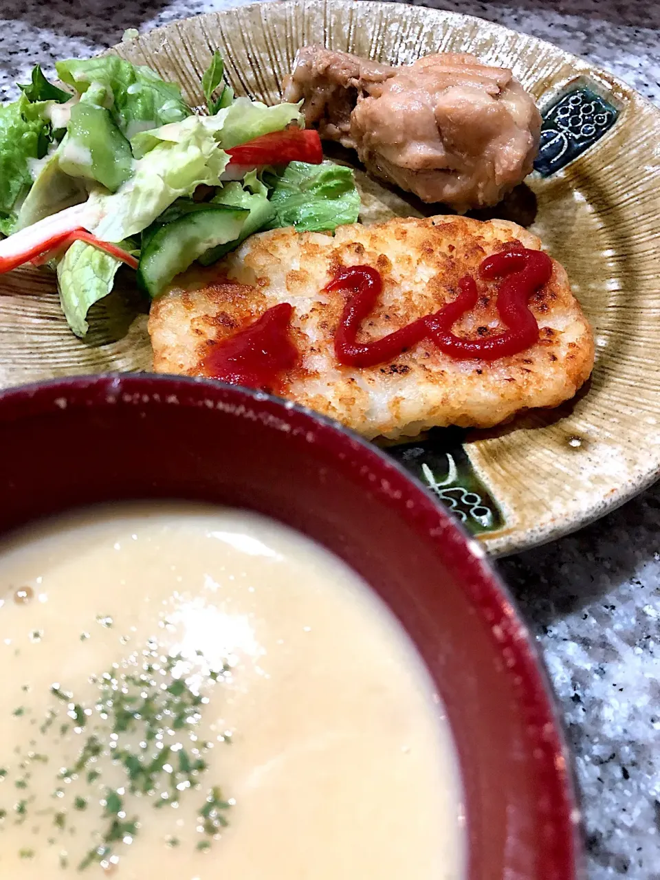 じゃがいものスープ  ハッシュドポテト  サラダ 鶏肉|キヨさん