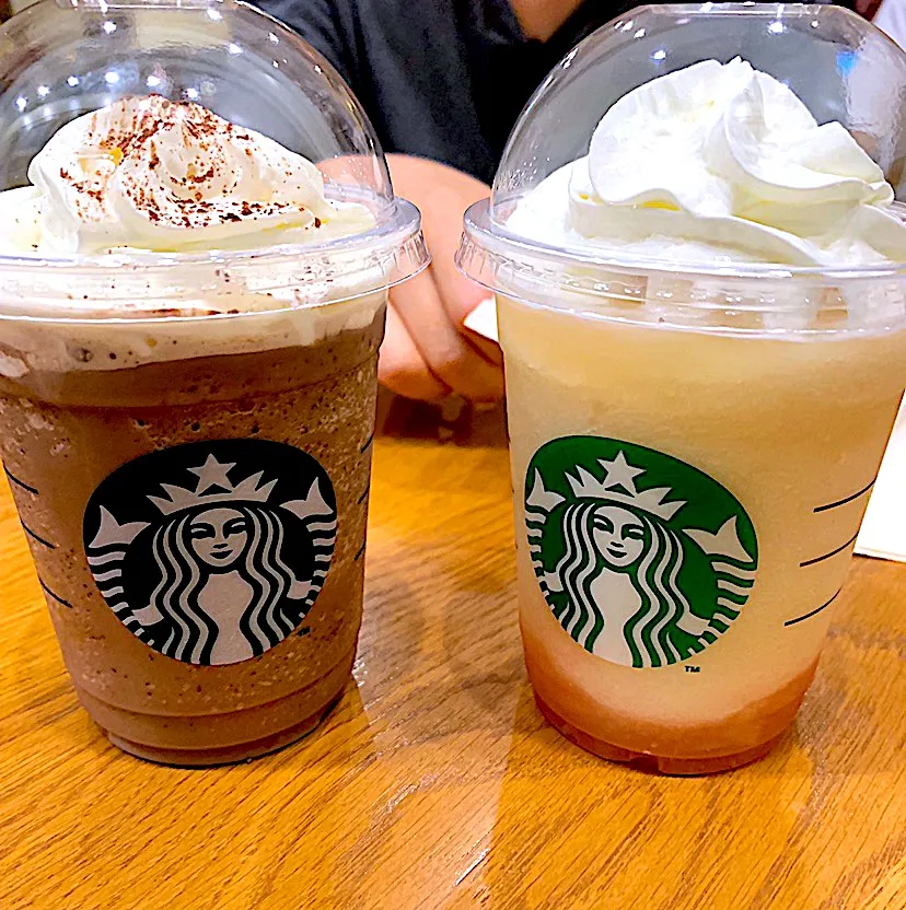 ダークモカチップクリームフラペチーノ ピーチオンザビーチフラペチーノ|himeさん