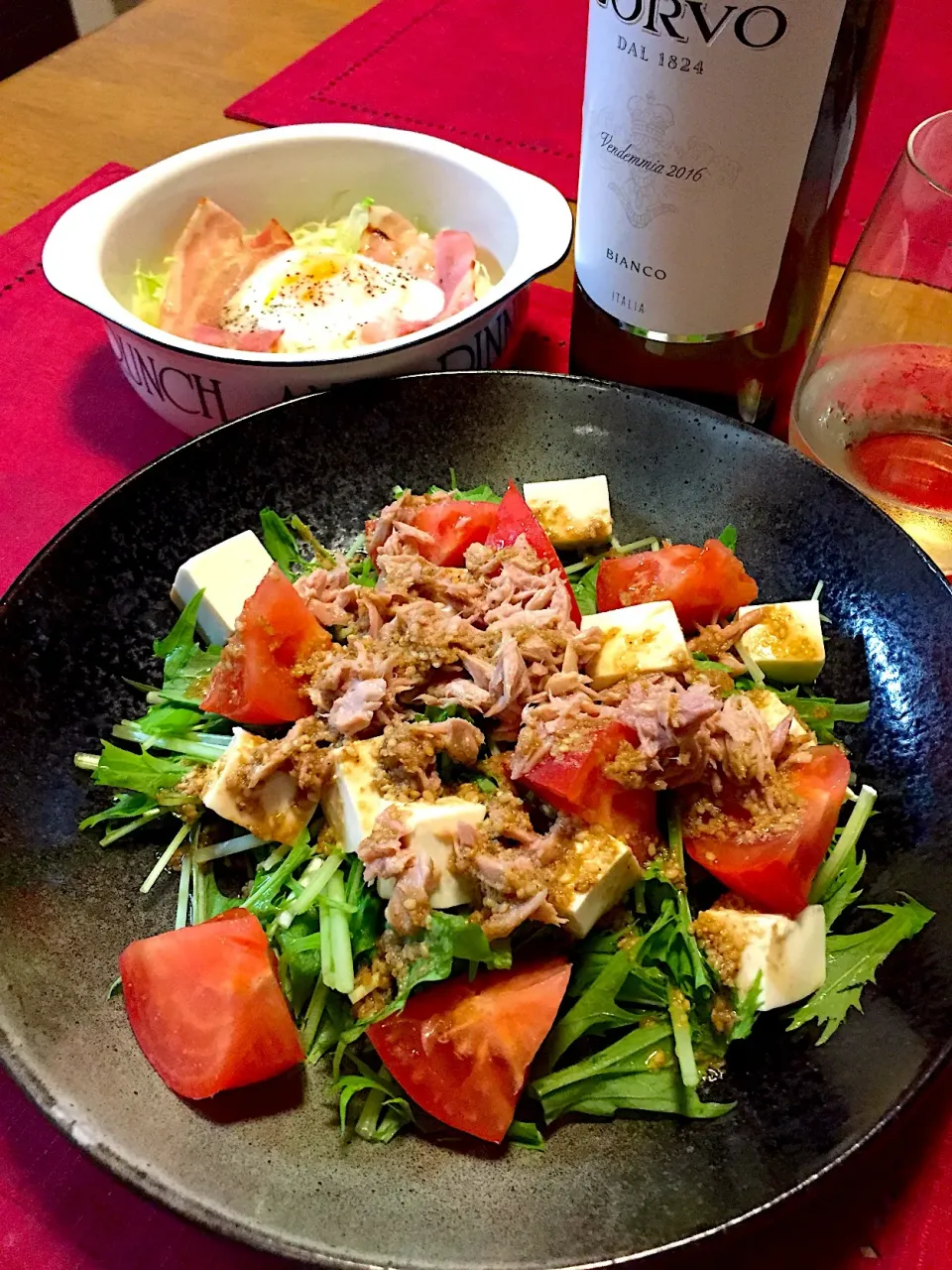 水菜とツナの冷や奴サラダ🍀巣ごもりベーコン卵🍳|おかちさん