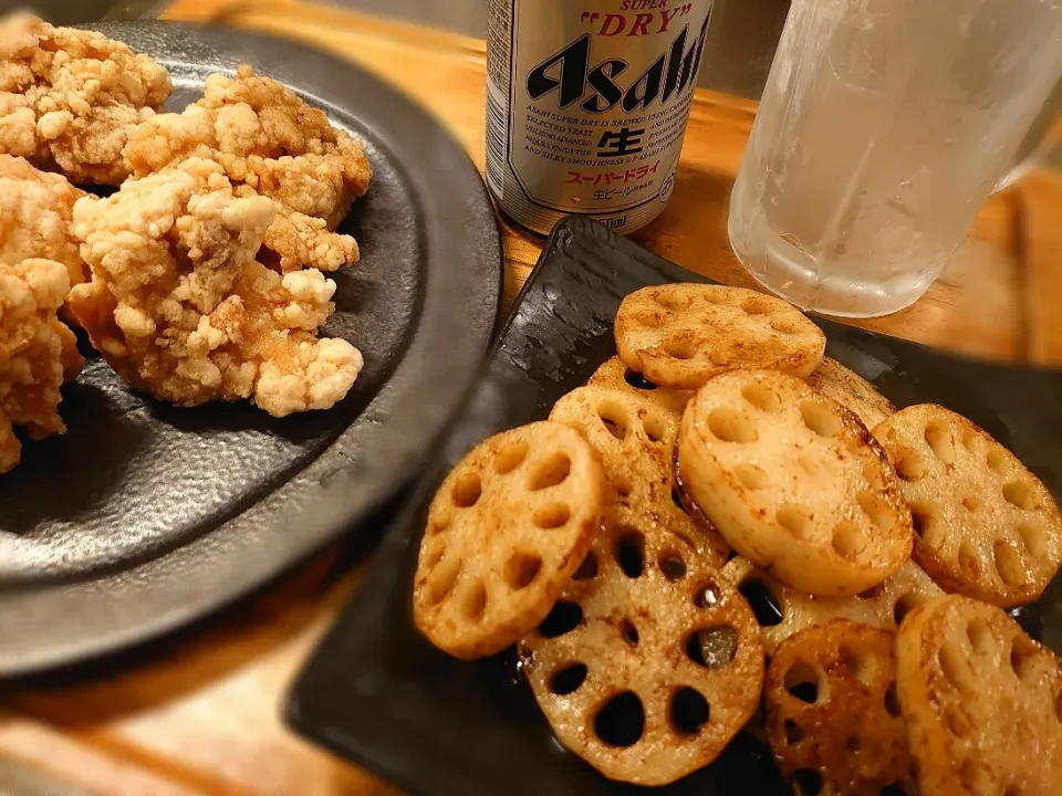 今夜の晩酌♪
蓮根のバター醤油焼きと、鶏の唐揚げ♪|yokoさん