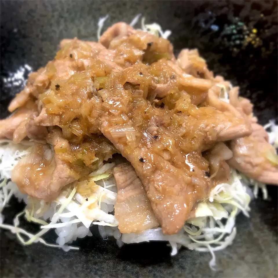 ネギ塩ダレ豚丼|チルさん