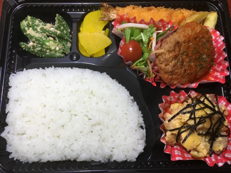 煮込みハンバーグトマトソース 日替わり弁当 宅配ランチ 豊川市配達|Naokazu Kuritaさん