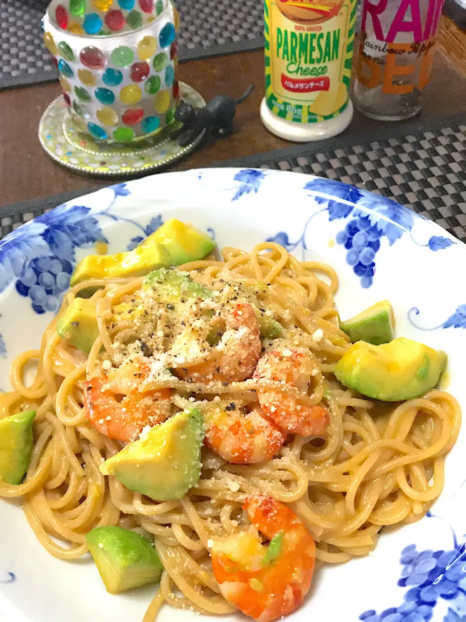 アボカド🥑とエビ🦐のクリームパスタ🍝|ま〜てぃんさん