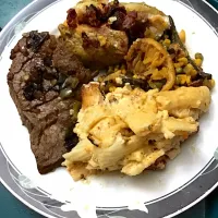 Snapdishの料理写真:Steak ziti and cheese and fried peas and corn|christl babcockさん