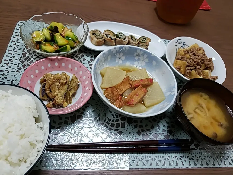 ☆晩ご飯☆
キムチきゅうり和え（ごま油）
豚の大葉ロール
大根と生姜天の煮物
茄子のおかかポン酢
厚揚げのそぼろあん|みーさん