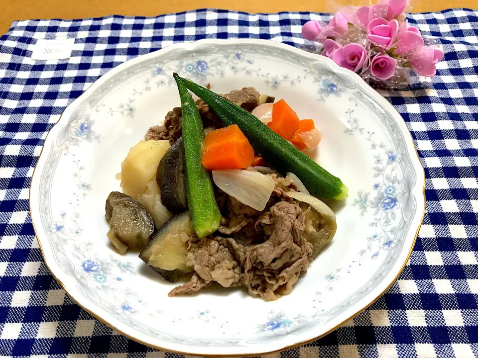 Snapdishの料理写真:夏野菜入り白だしの肉じゃが|えいぽんさん