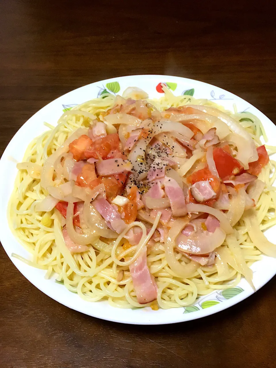 Snapdishの料理写真:ベーコントマトクリームソースパスタ|satoshiさん