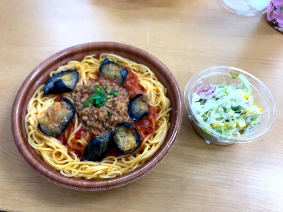 ナスと挽肉のトマトソースパスタ|しのぶさん