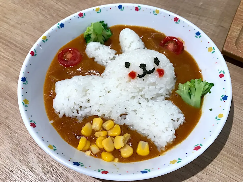 キッズうさちゃんカレー⭐️ハグハグカフェ|小林美緒さん