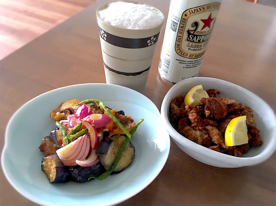 お魚屋さんのお惣菜で一杯。白身魚と茄子の南蛮揚げ & 砂肝の唐揚げ|リフルシャッフルさん