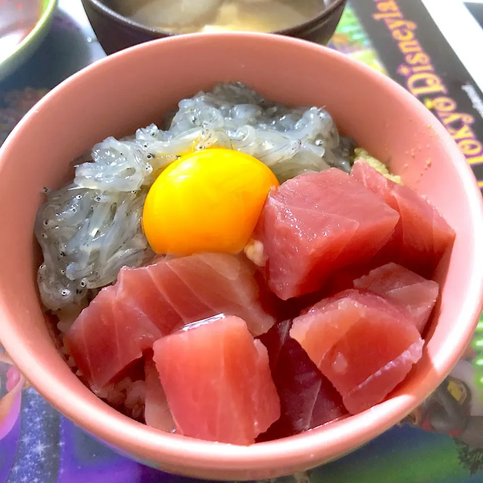 まぐろと生しらす丼|沙織さん