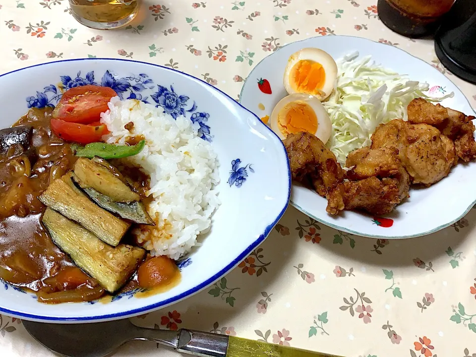 夏野菜カレーと唐揚げ、味玉|かほさん